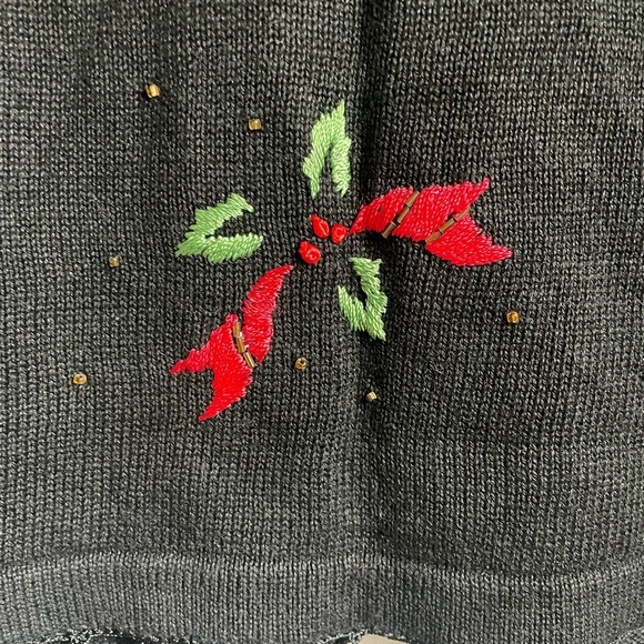 Arriviste Christmas Cardigan Sweater Vest Embroidered Poinsettia Black Size M. - Picture 9 of 10